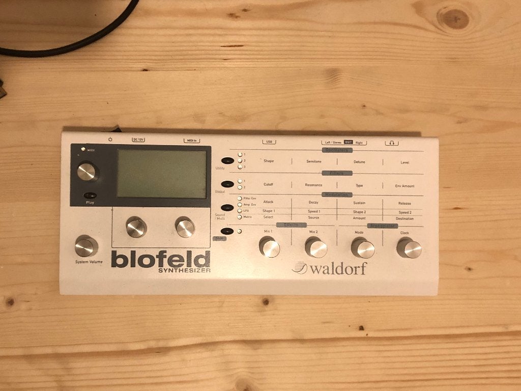 Waldorf Blofeld really good state, Musique & Instruments, Synthétiseurs, Autres marques, Utilisé, Avec connexion MIDI, Enlèvement ou Envoi