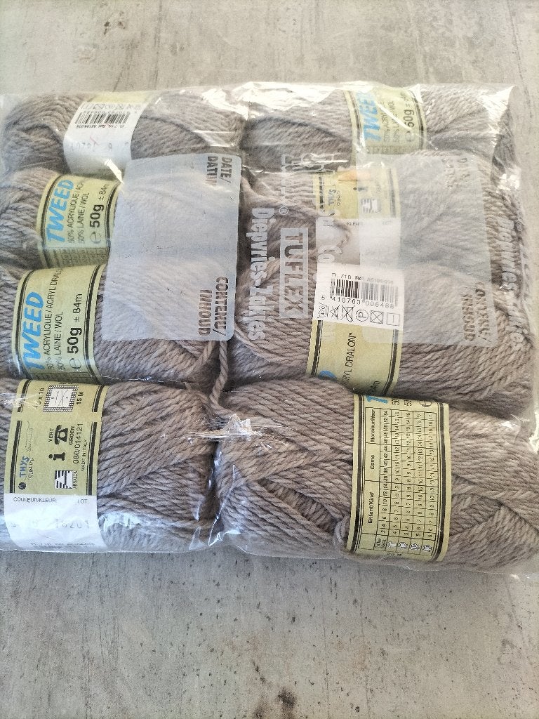 Pelote de laine Tweed gris (11 pelotes) C4, Hobby & Loisirs créatifs, Tricot & Crochet, Enlèvement ou Envoi