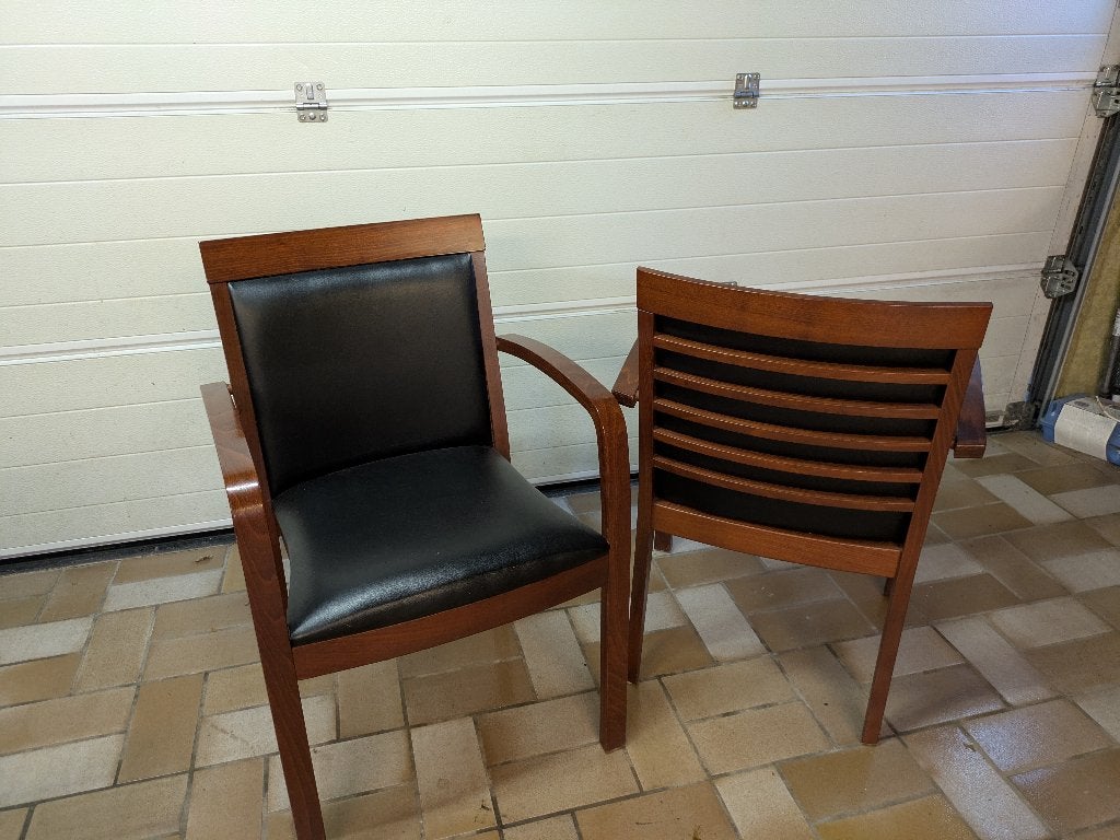 2 stoelen, Huis en Inrichting, Stoelen, Zo goed als nieuw, Twee, Hout, Kunststof, Bruin, Ophalen