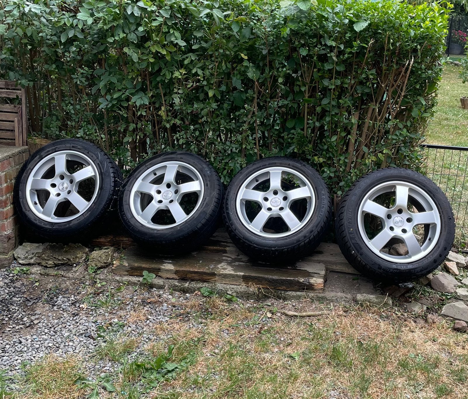 Kit jantes hiver Volkswagen. 5*112, Autos : Pièces & Accessoires, Pneus et Jantes, Pneus hiver, 16 pouces, Véhicule de tourisme
