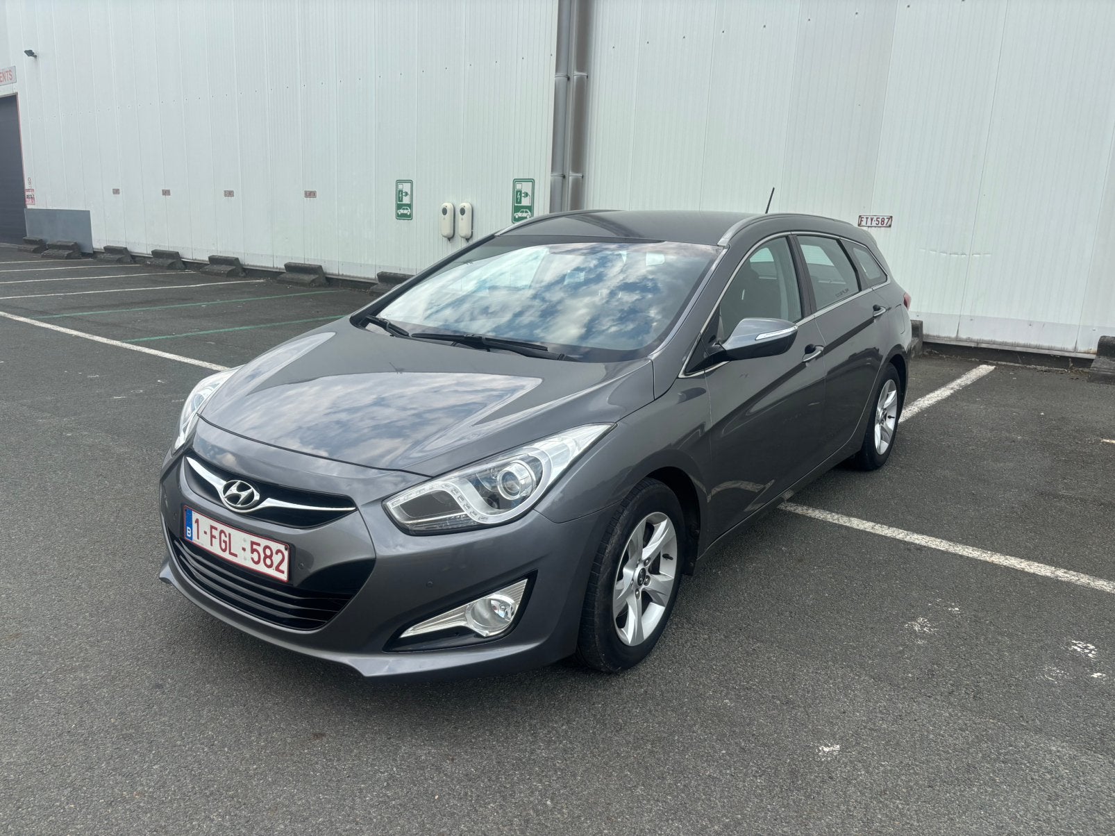 Hyundai i40 2013 essence, Autos, Hyundai, Particulier, i40, ABS, Airbags, Air conditionné, Climatisation automatique, Bluetooth