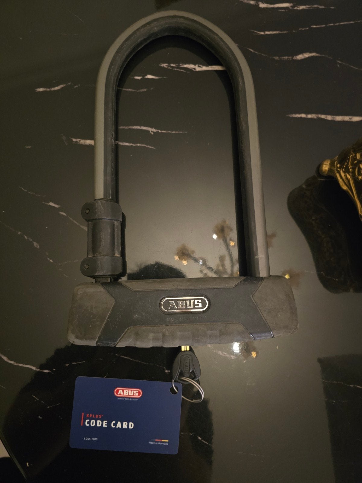 ABUS : Cadenas avec les 2 clés et carte code, Enlèvement ou Envoi