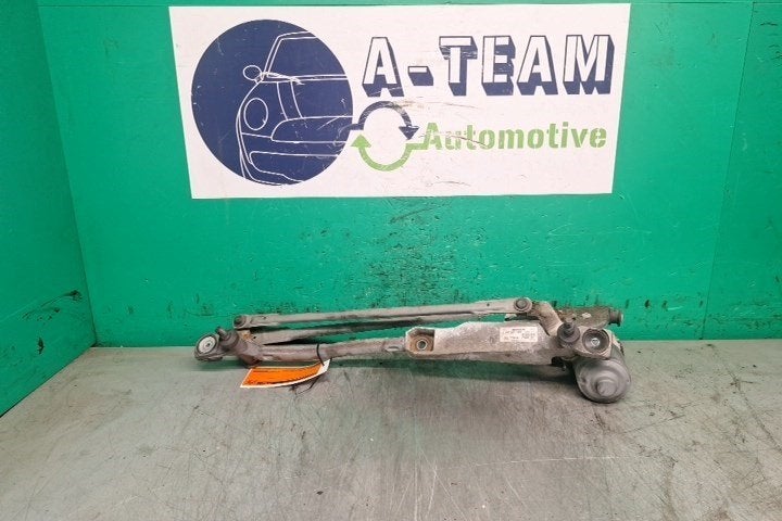 MOTEUR + TRINGLERIE ESSUIE GLACE AVANT Ford Fiesta 6 (JA8), Autos : Pièces & Accessoires, Robert Bosch AG, Robert-Bosch-Allee 1
74232  Abstatt, DE