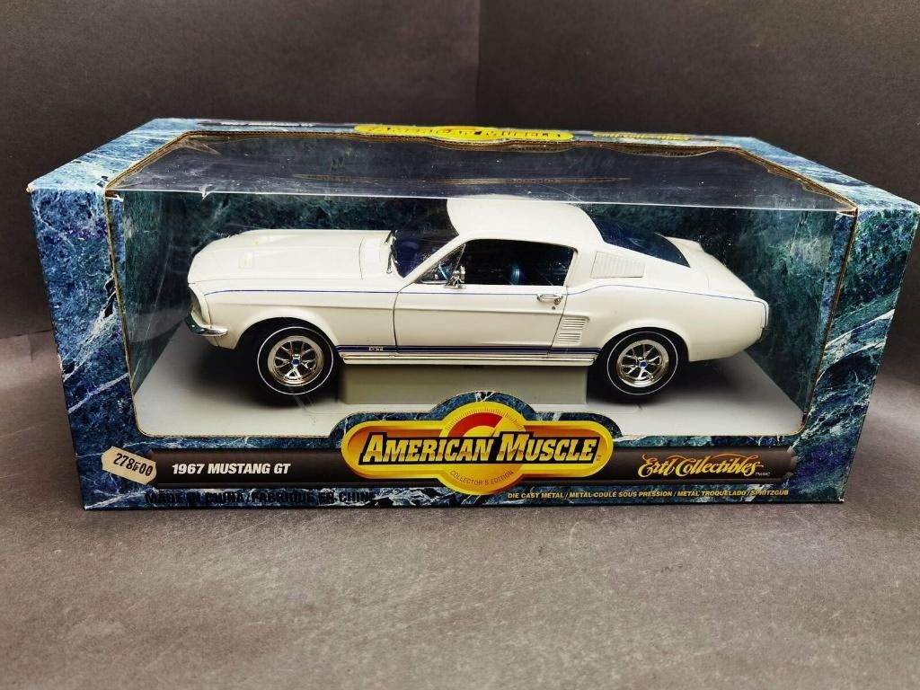 FORD Mustang V8 Fastback GT 1967 White 1/18 ERTL Neuve+Boite, Hobby & Loisirs créatifs, Voitures miniatures | 1:18, Enlèvement ou Envoi