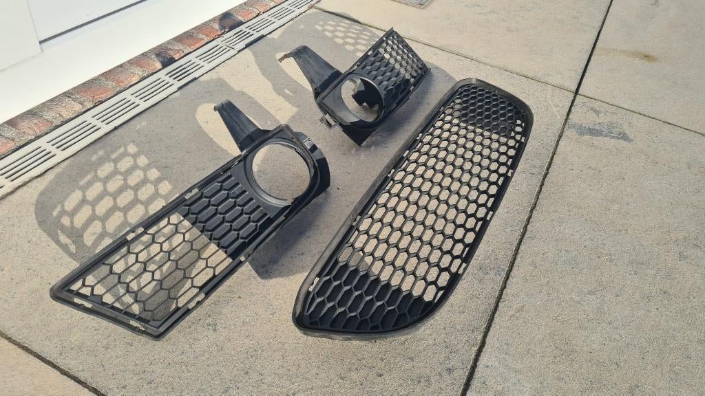 Ensemble de grilles de pare-chocs BMW E82/E88 M-Sport LCI, Utilisé, BMW, Avant, Enlèvement ou Envoi