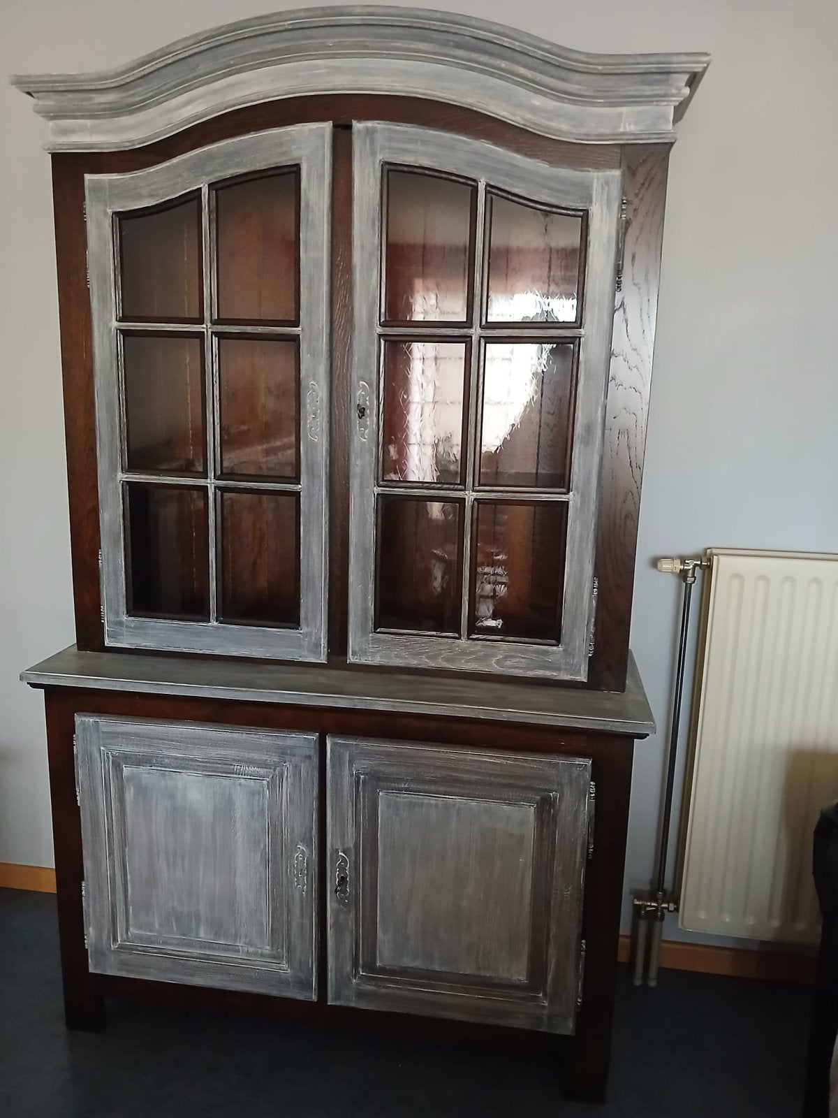 Volledige eetkamer, tafel met 4 stoelen, vitrine kast ene, Huis en Inrichting, Kasten | Buffetkasten, Ophalen, Gebruikt