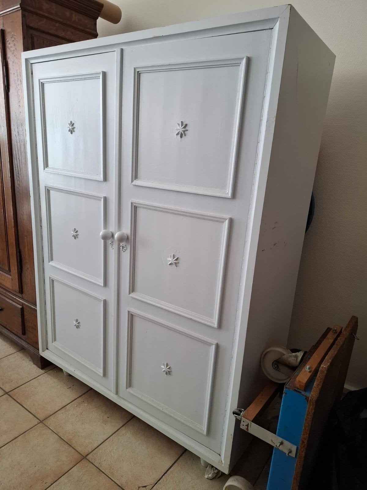 Stevige houten kinderkleerkast, Ophalen