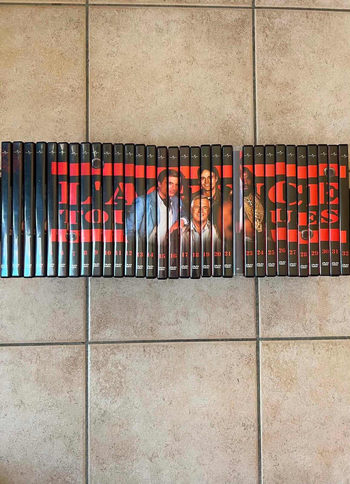 32 DVD de l'équipe A, Enlèvement ou Envoi, Comme neuf, Matériel bonus