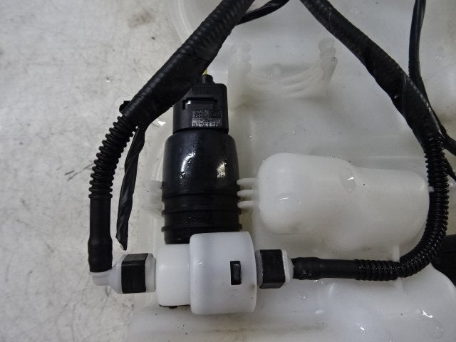 LAVE-GLACE POMPE AVANT BMW X1 (F48) (01-2014/06-2022), Utilisé, BMW, Petuelring 130
80809  München, DE, Bayerische Motoren Werke AG