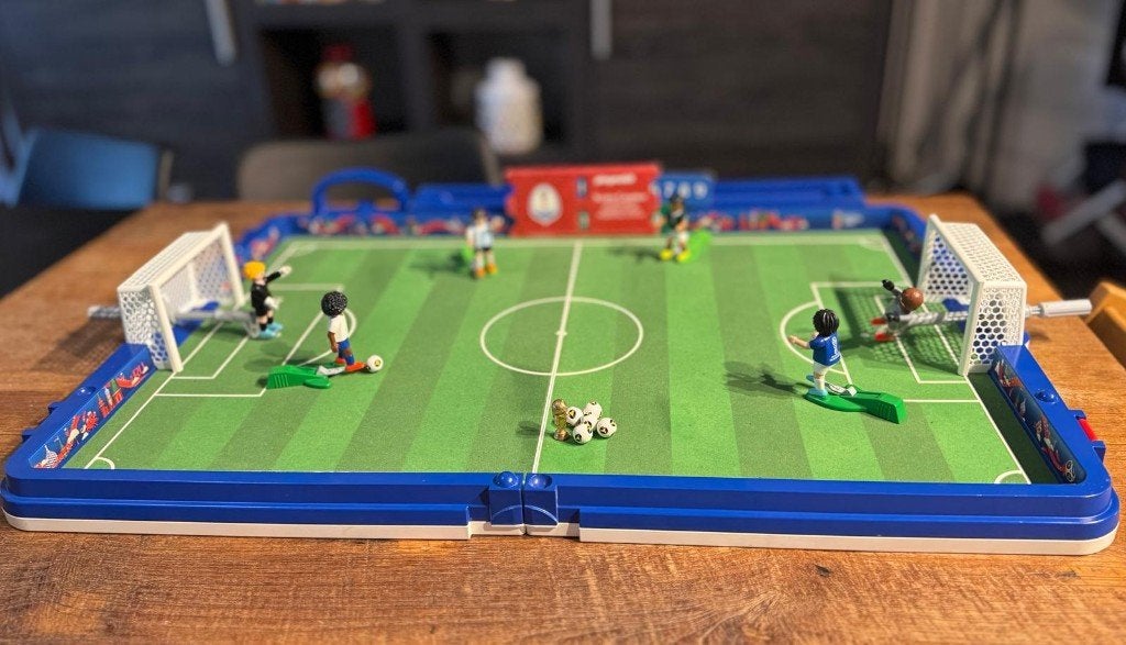 PLAYMOBIL 9298 Meeneem voetbalstadion, Comme neuf, Autres types, Sports & action, Kit complet