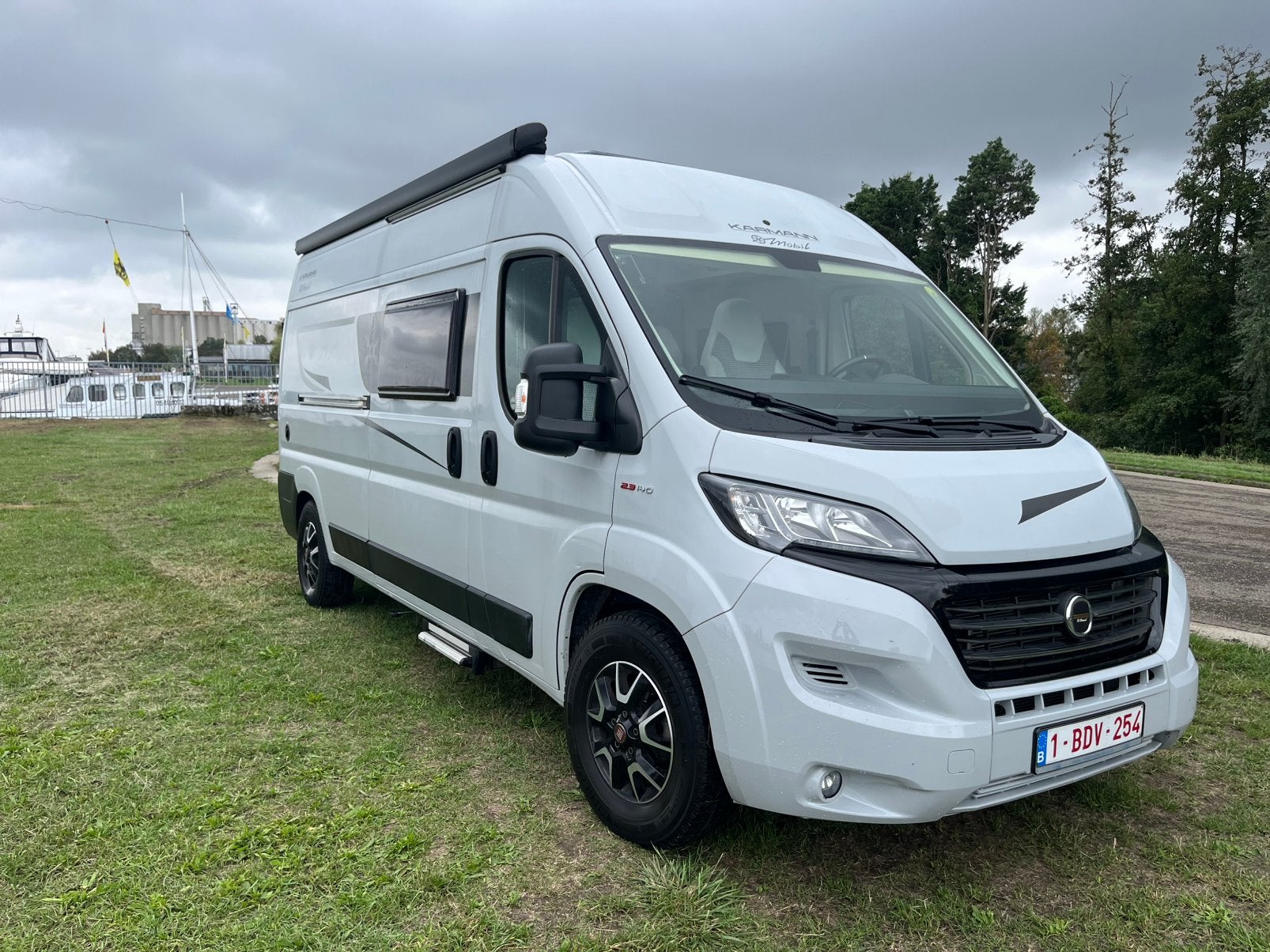 Karmann davis 600 automaat buscamper, Caravans en Kamperen, Fiat, Treinzit, Diesel, Particulier