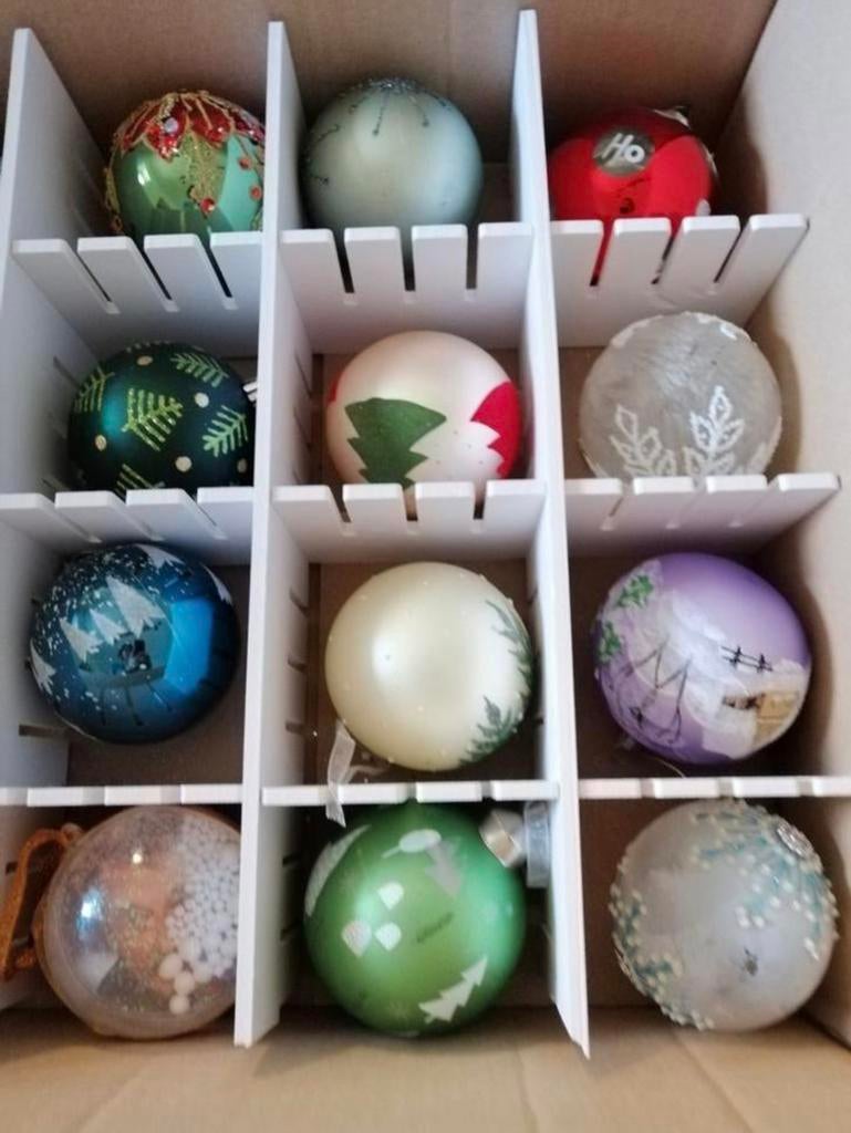 Boules de Noël, Divers, Enlèvement