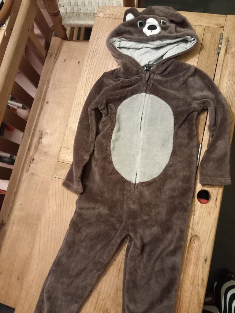 Diverse  verkleedkleren, Ophalen