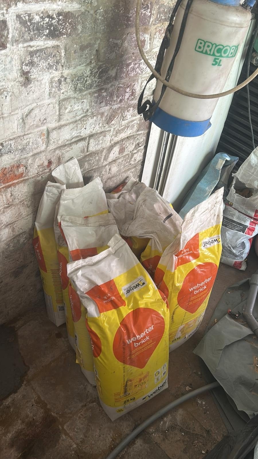 8 zakken voegmortel voor 20 €, Ophalen