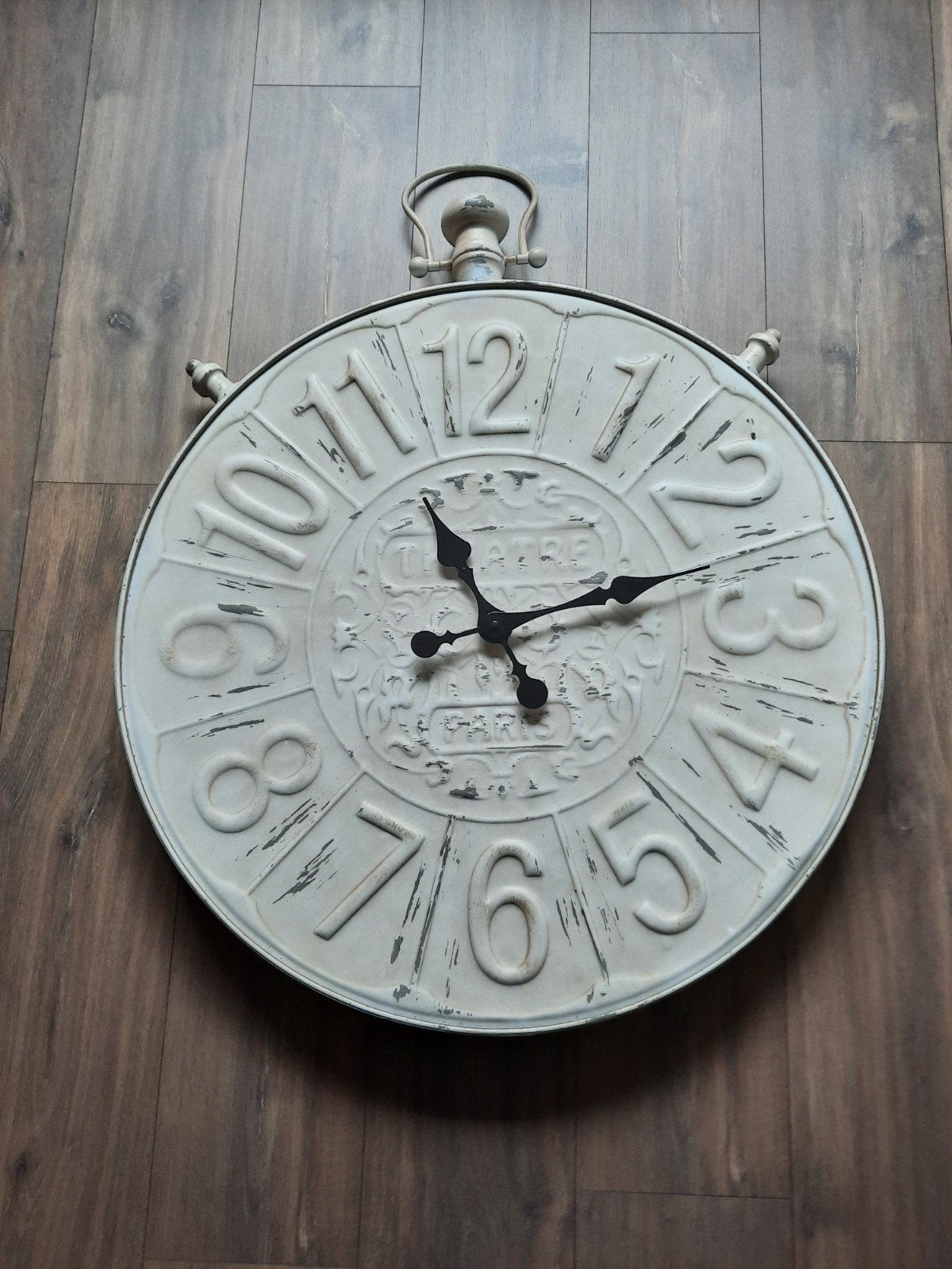 Grande horloge murale, Enlèvement, Horloge murale