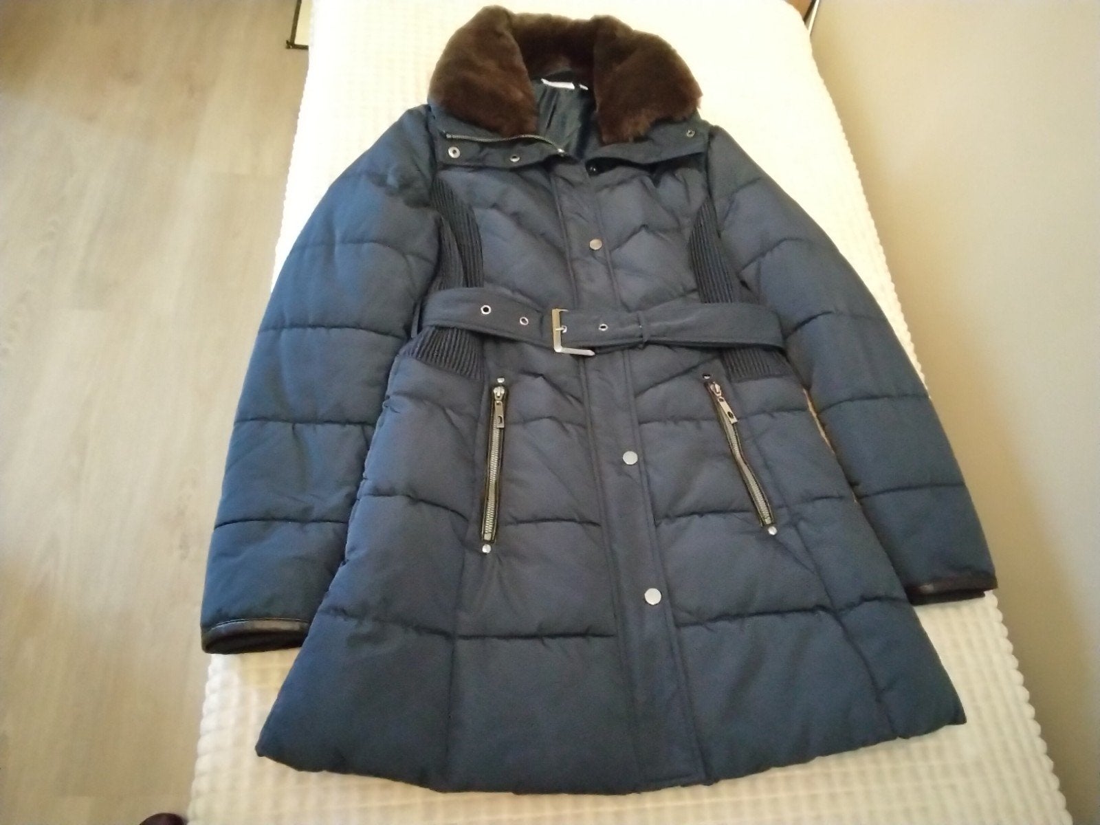 Damesjas/winterjas  met afneembare bontkraag -maat M/L -, Ophalen, Zo goed als nieuw, Maat 38/40 (M), Blauw