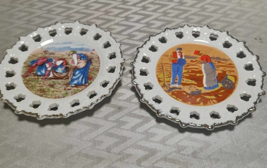 2 Porseleinen borden, Ophalen of Verzenden