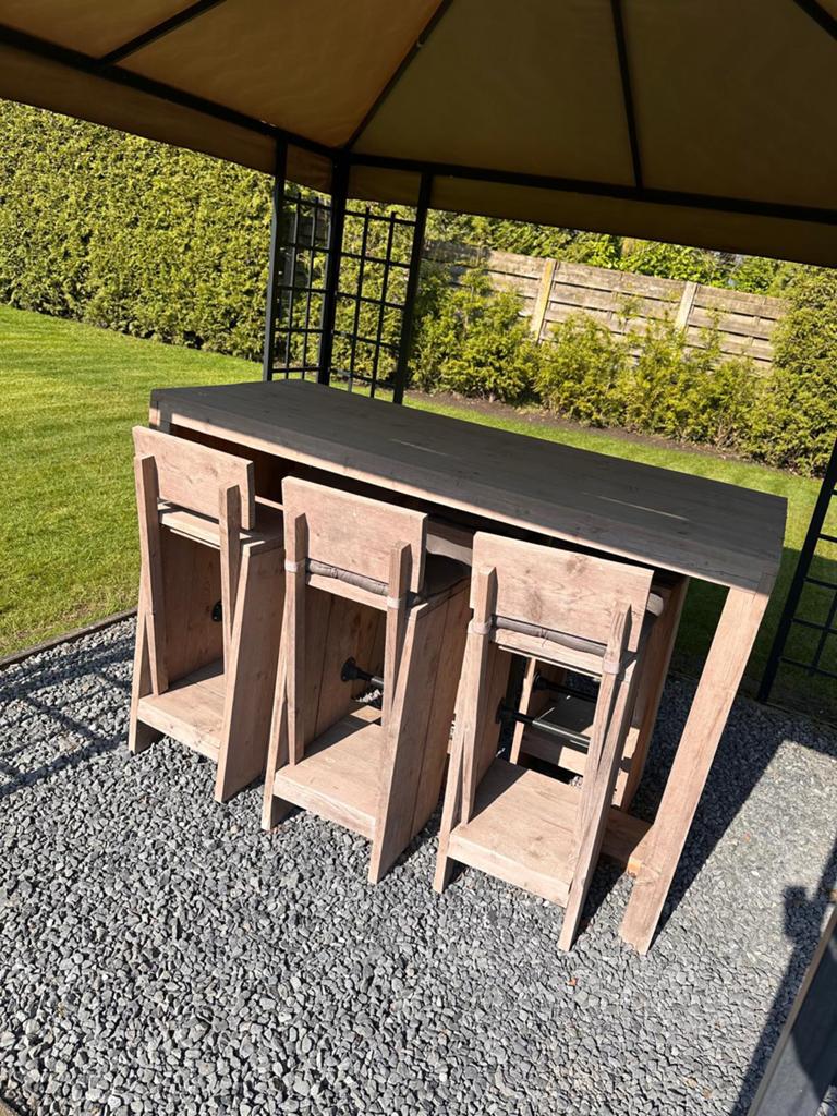 Hoge houten tafel & 6 hoge krukken islechts 1 jaar oud., Ophalen, Zo goed als nieuw