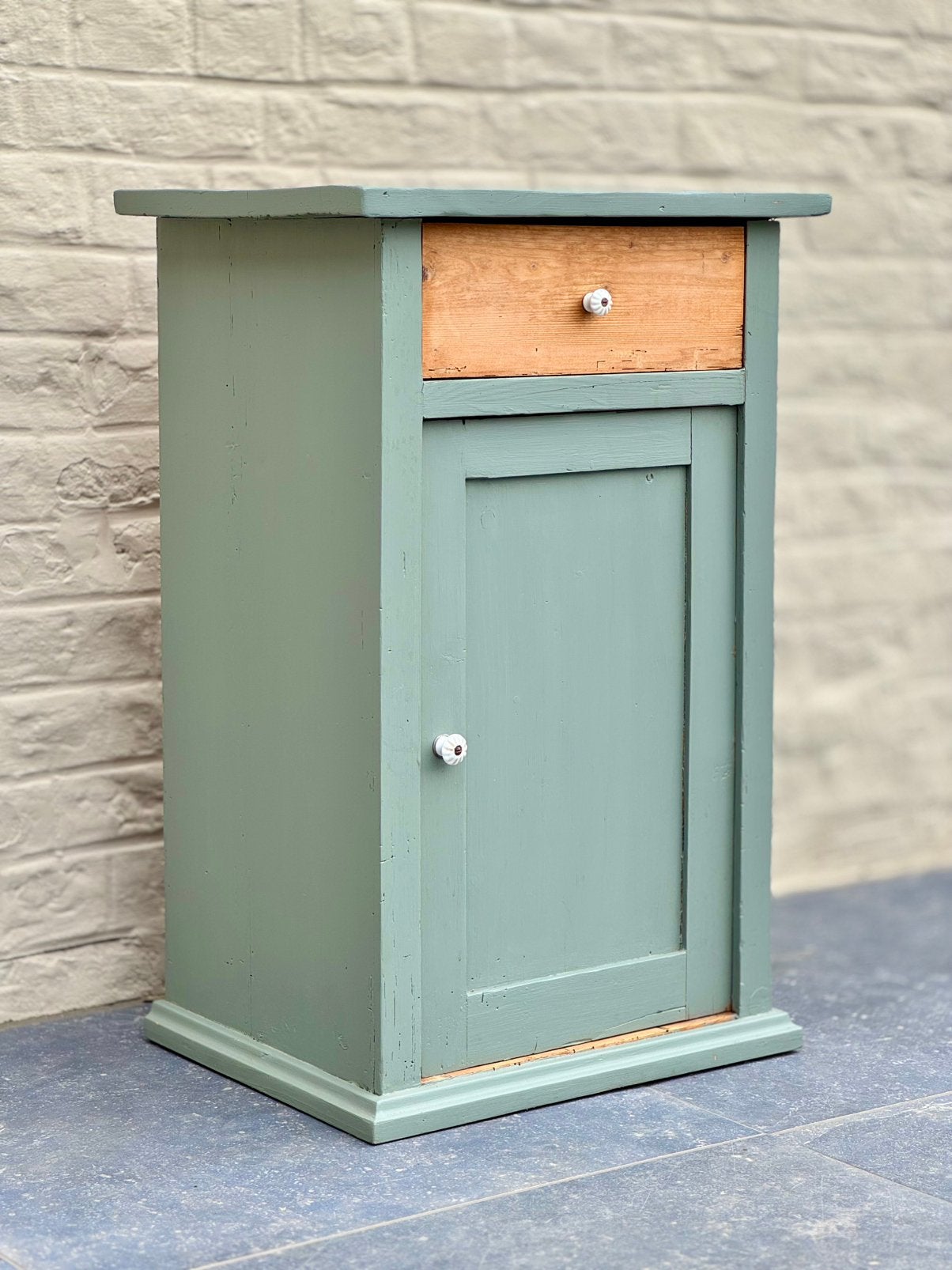 Table de chevet / meuble d’appoint, 70 cm ou plus, 45 à 65 cm, Enlèvement, Utilisé