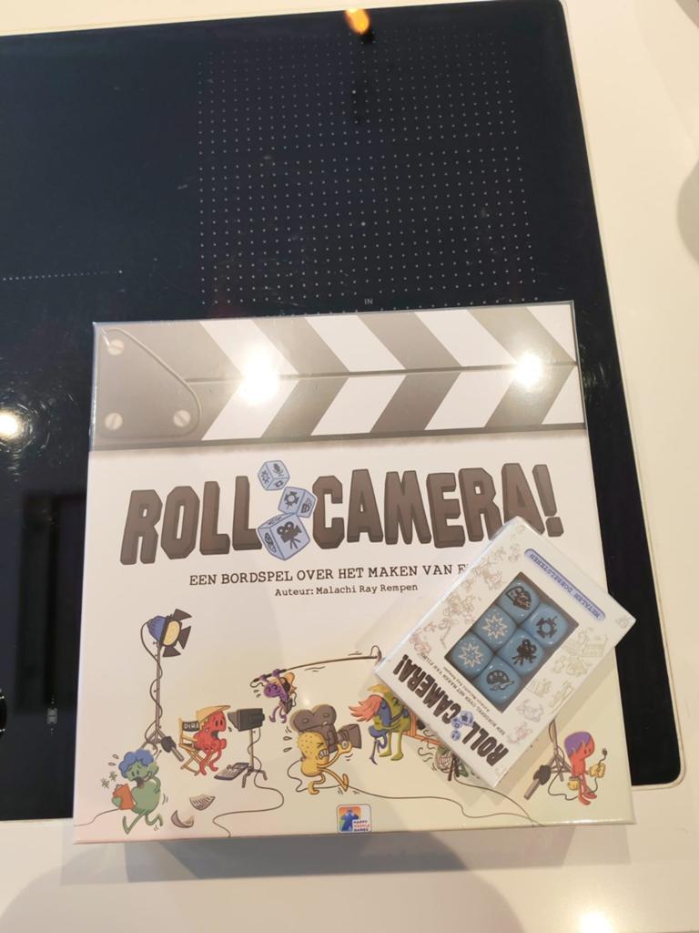 Roll camera + metal dice, Ophalen of Verzenden