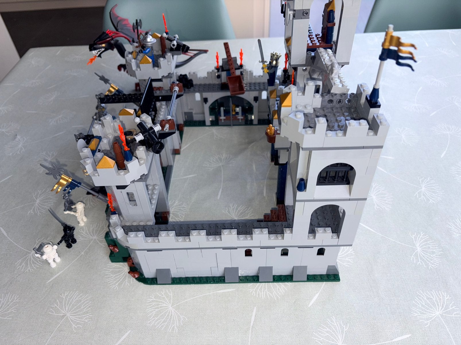 Lego 7094 King's Castle Siege met draak, Kinderen en Baby's, Speelgoed | Duplo en Lego, Zo goed als nieuw, Lego, Complete set