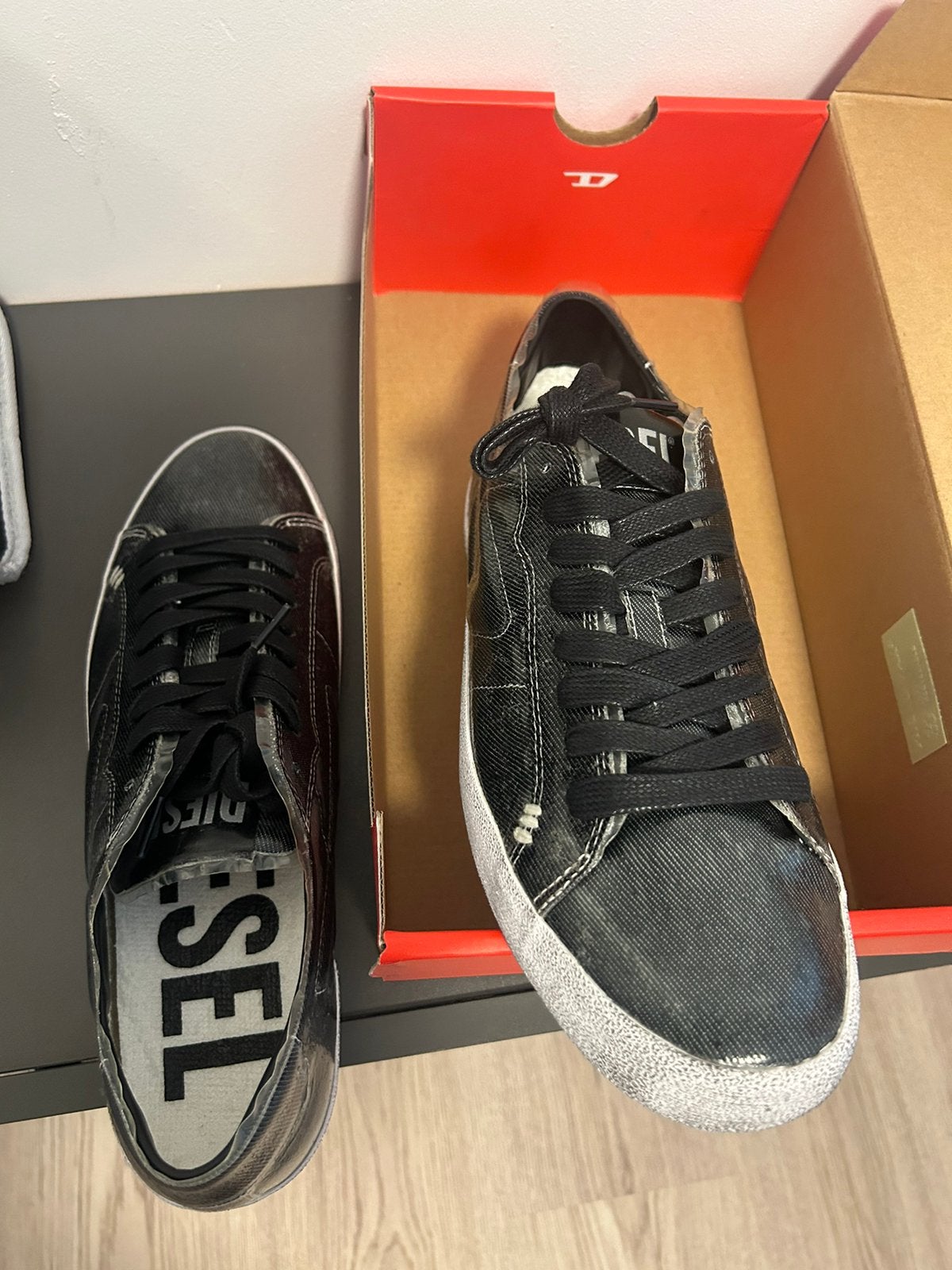 Diesel, Enlèvement, Comme neuf