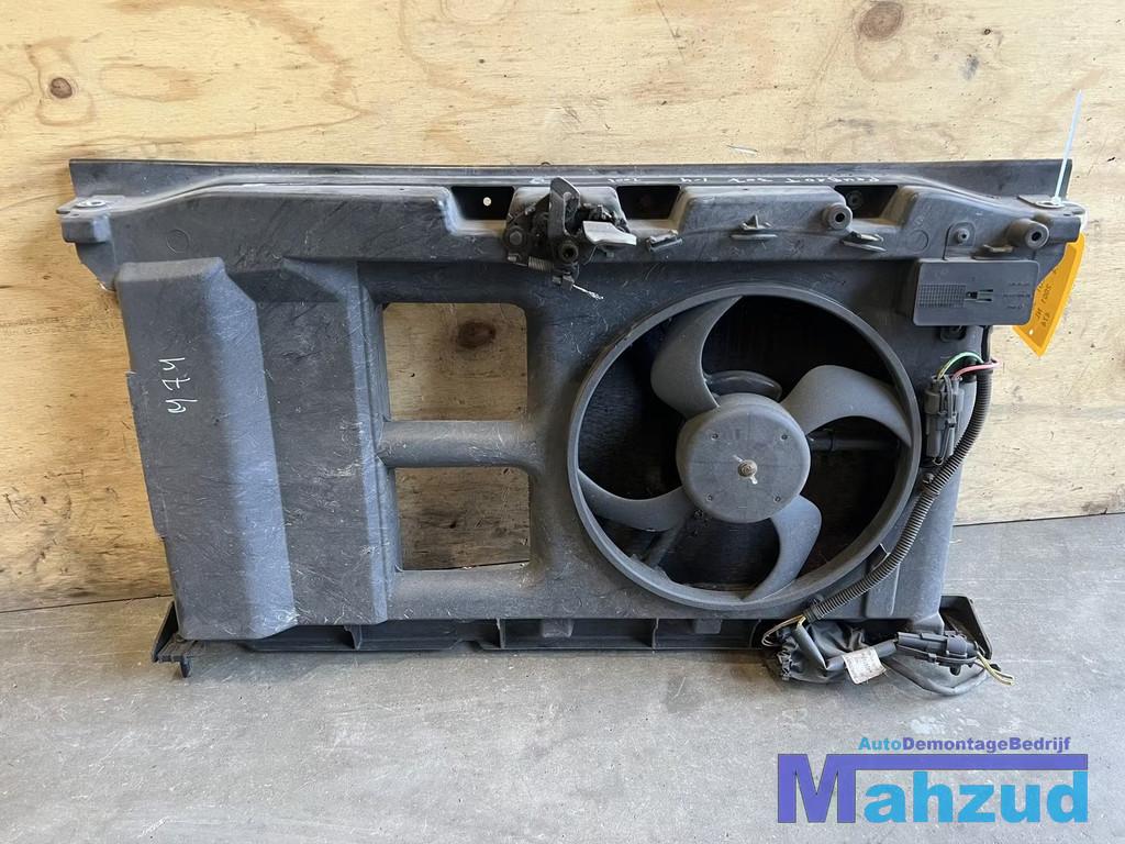 PEUGEOT 307 1.4 front radiateur koelvin 2001-2009, Auto-onderdelen, Taurusavenue 1
2132 LS  Hoofddorp, NL, Gebruikt, Contact.group@renault.com
