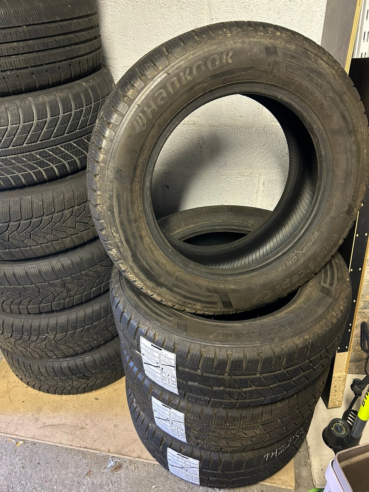 4 pneus hiver Hankook 215/60/16C . 103/101T, Autos : Pièces & Accessoires, Neuf, 16 pouces, Véhicule utilitaire, Pneu(s)