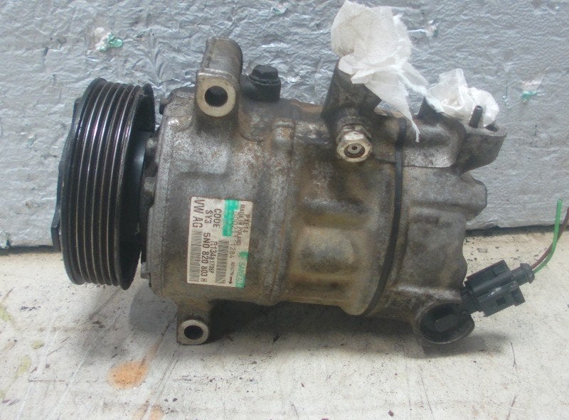 AIRCO POMP Caddy III (2KA,2KH,2CA,2CH) (5NO-820-803-H), Gebruikt, Volkswagen, Volkswagen AG, Kundenbetreuung@volkswagen.de