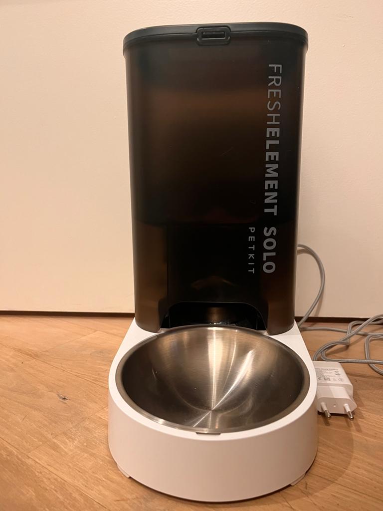 Automatische voerbak voor katten of honden, Ophalen, Zo goed als nieuw