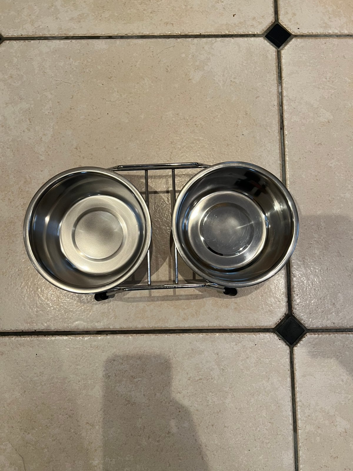Gamelle chien, Enlèvement, Comme neuf