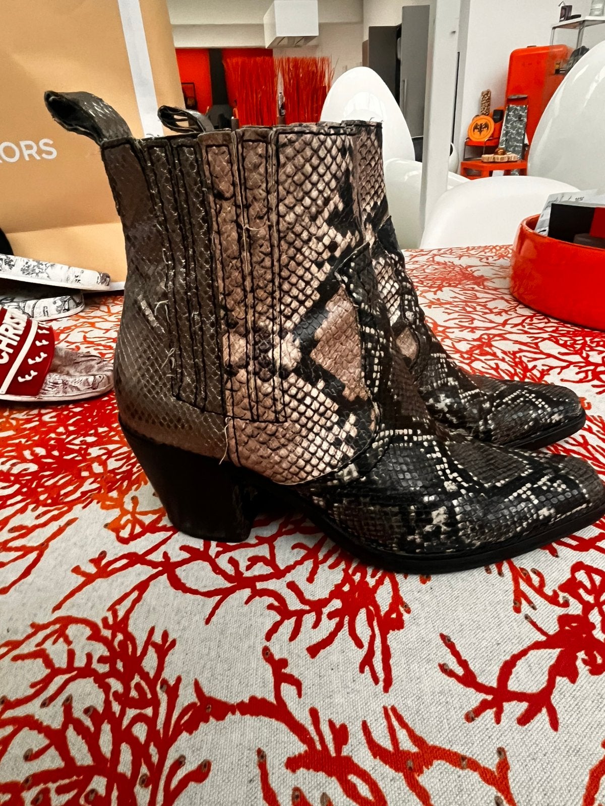 Steve madden laarsjes maat 41, Kleding | Dames, Zwart, Lage of Enkellaarzen, Ophalen of Verzenden, Gedragen