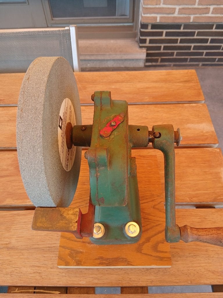 Oude slijpmolen, Ophalen