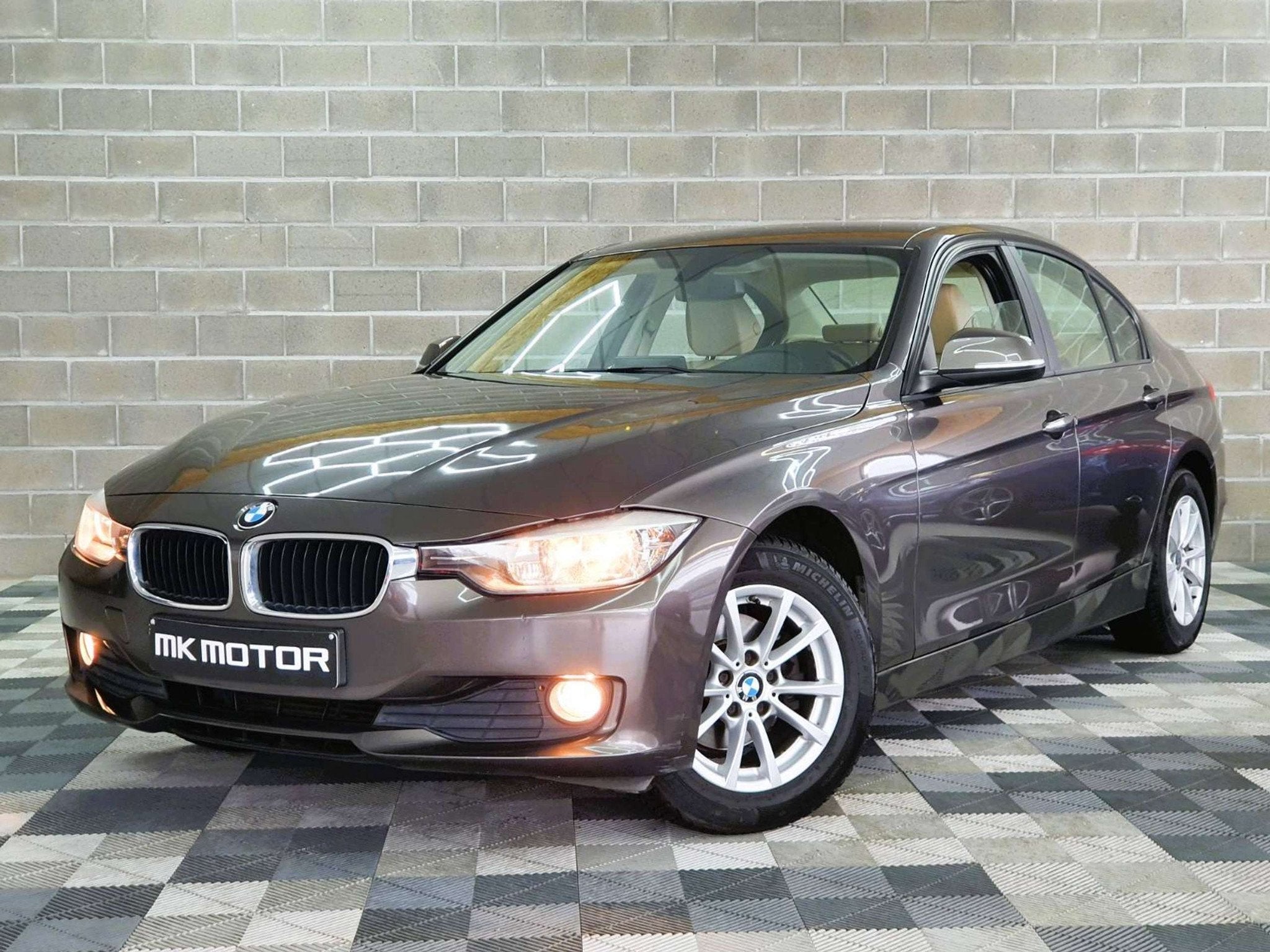 BMW 3 Serie 318 DIESEL 143CV - FULL CARNET - BOITE AUTO, Autos, Cuir, Euro 5, Beige, Entreprise