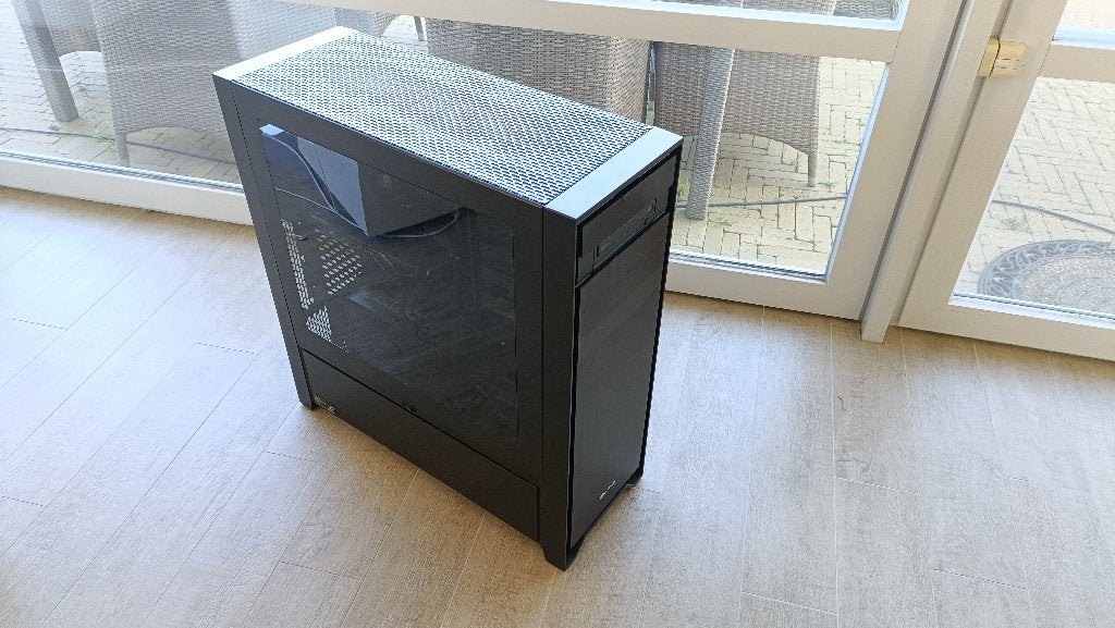 Game PC Workstation Media Server NAS Tower, Informatique & Logiciels, Ordinateurs de bureau, Utilisé, 3 à 4 Ghz, SSD, 32 GB, Avec carte vidéo