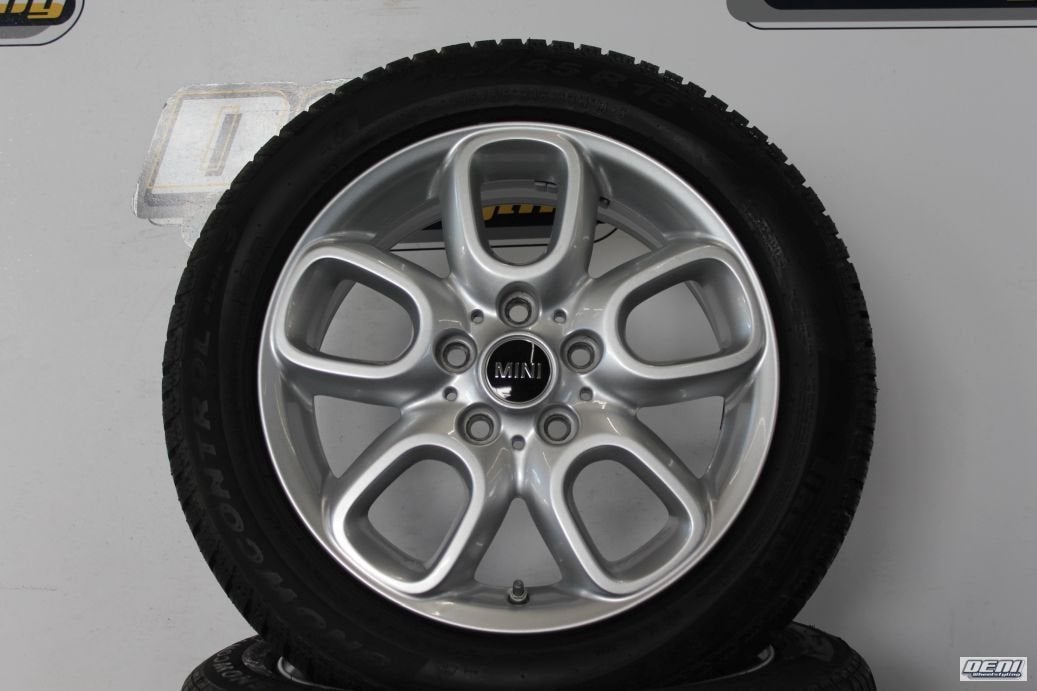 16" MINI Loop Spoke 494 Winterset Pirelli + TPMS, Gebruikt, -, Banden en Velgen, 195 mm