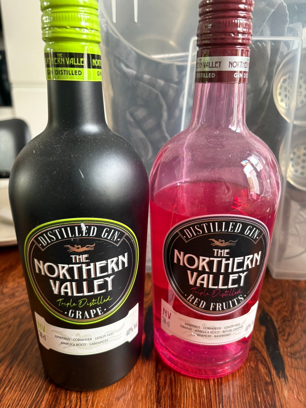Gin rood fruit en gin druif, Ophalen, Zo goed als nieuw