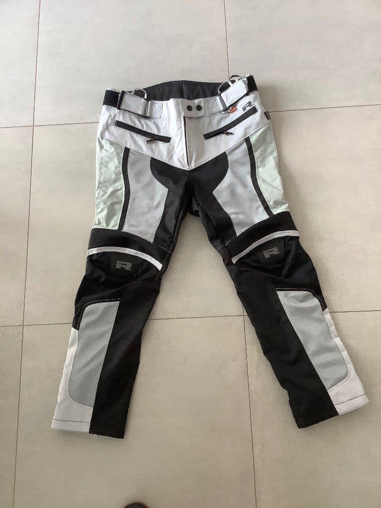 Zomerse doorwaaibroek Richa maat xl (waist mt 34) nieuw, Motos, Femmes, Pantalon | textile, Neuf, sans ticket, Richa
