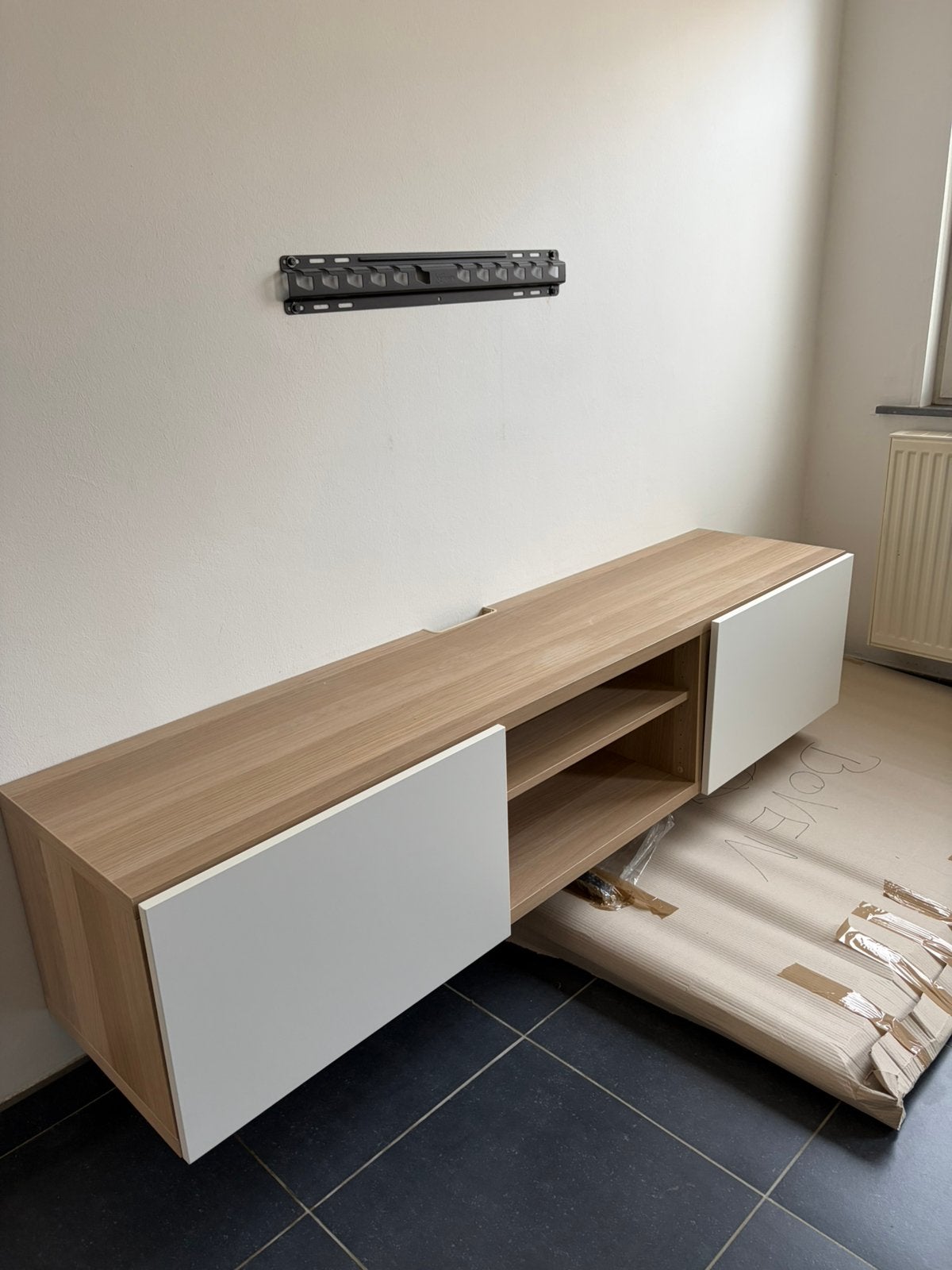 Meuble TV Ikea Besta (suspendu), Maison & Meubles, Enlèvement, Comme neuf