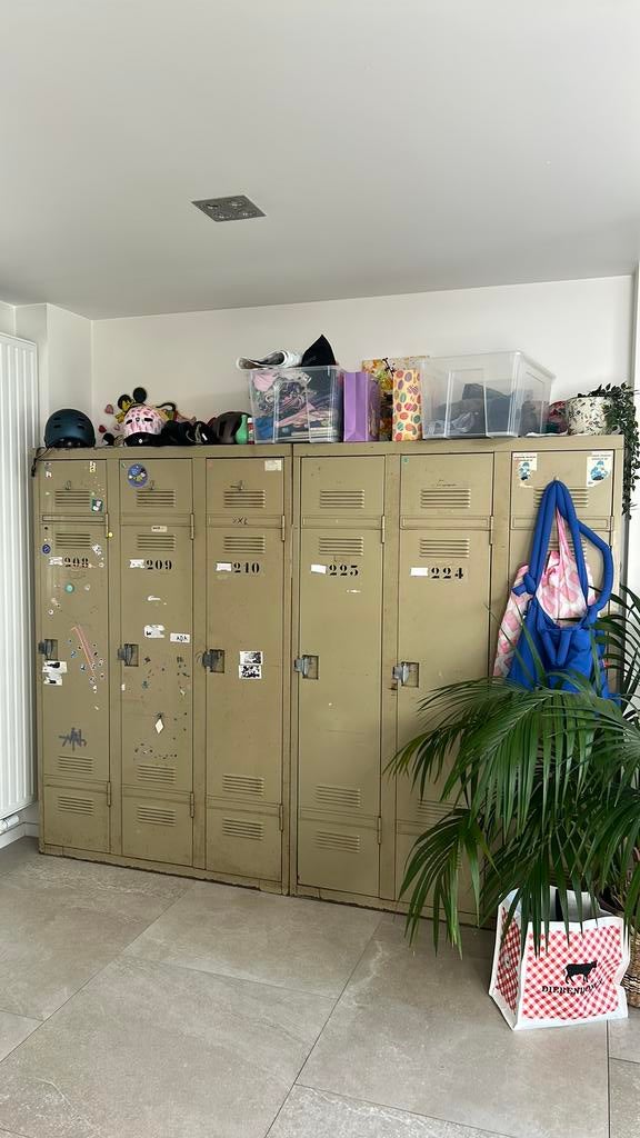 Metalen lockers te koop (2 stuks met elk 3 kasten), Enlèvement, Utilisé, Vintage