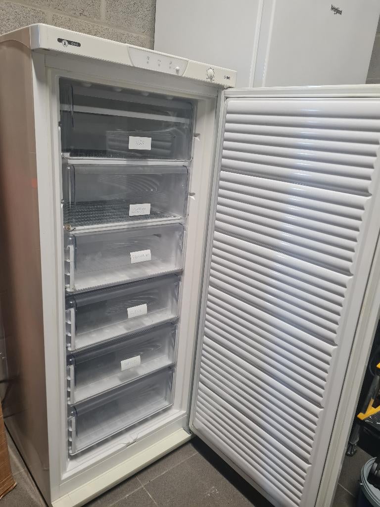 Diepvries Whirlpool, Elektronische apparatuur, Vriezers en Diepvrieskisten, Gebruikt, 120 tot 140 cm, Minder dan 60 cm, Vrijstaand