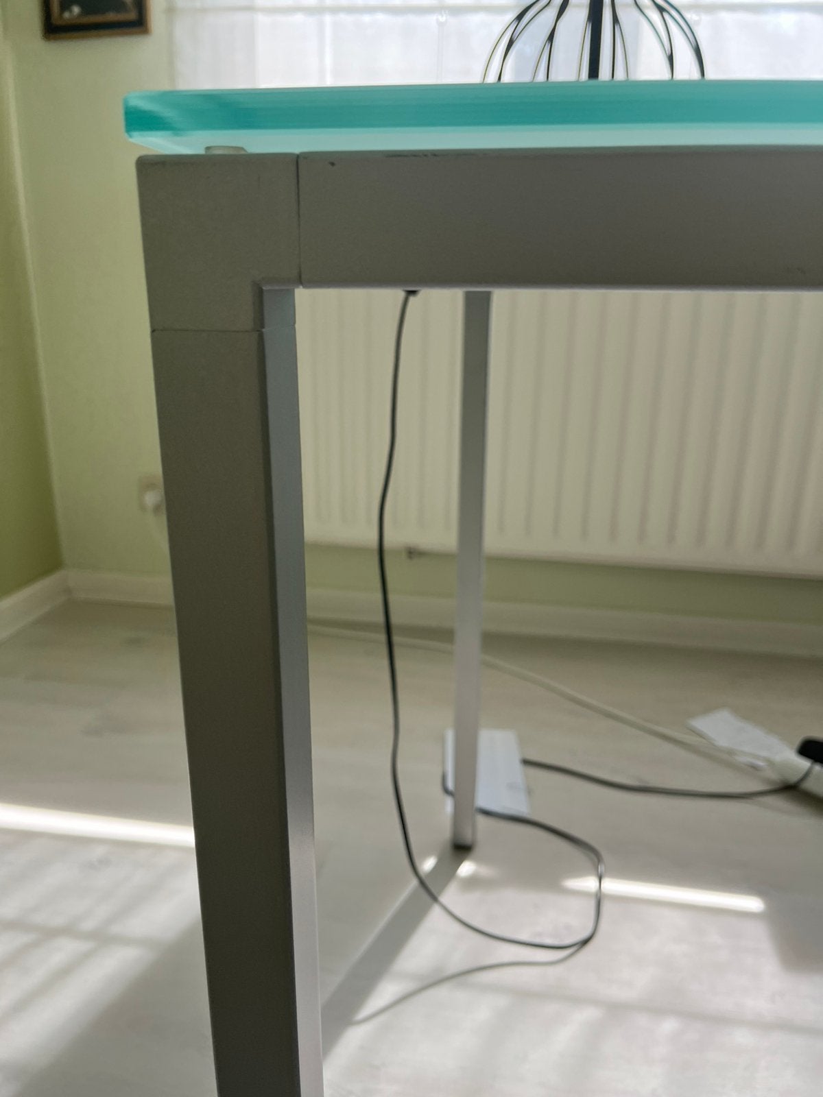 Table en verrre sur pied metallique, 150 à 200 cm, Verre, Comme neuf, Enlèvement