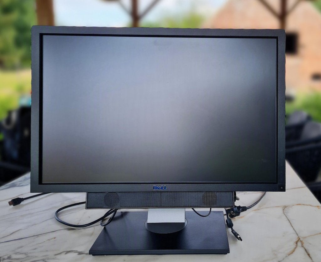 Écran d'ordinateur Dell 24 pouces + barre de son, Informatique & Logiciels, Moniteurs, Comme neuf, DisplayPort, Réglable en hauteur