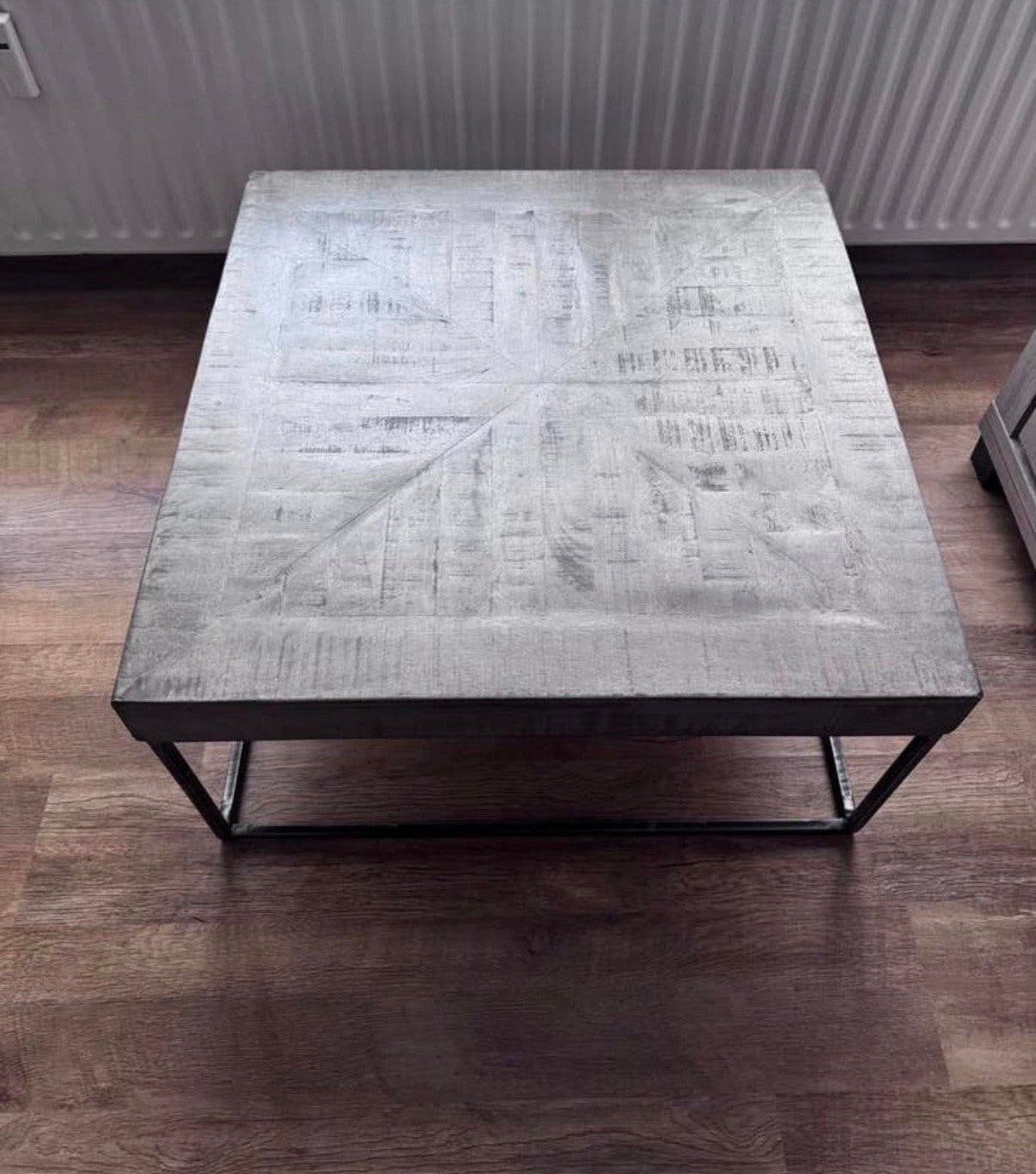 Vierkante salontafel in zeer goede staat, Huis en Inrichting, Tafels | Salontafels, Ophalen, Zo goed als nieuw, Vierkant