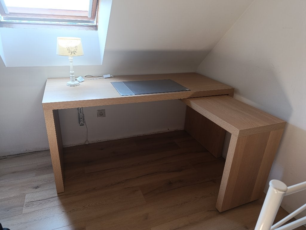 Bureau MALM, Ophalen, Hout, Hoekbureau, Bruin