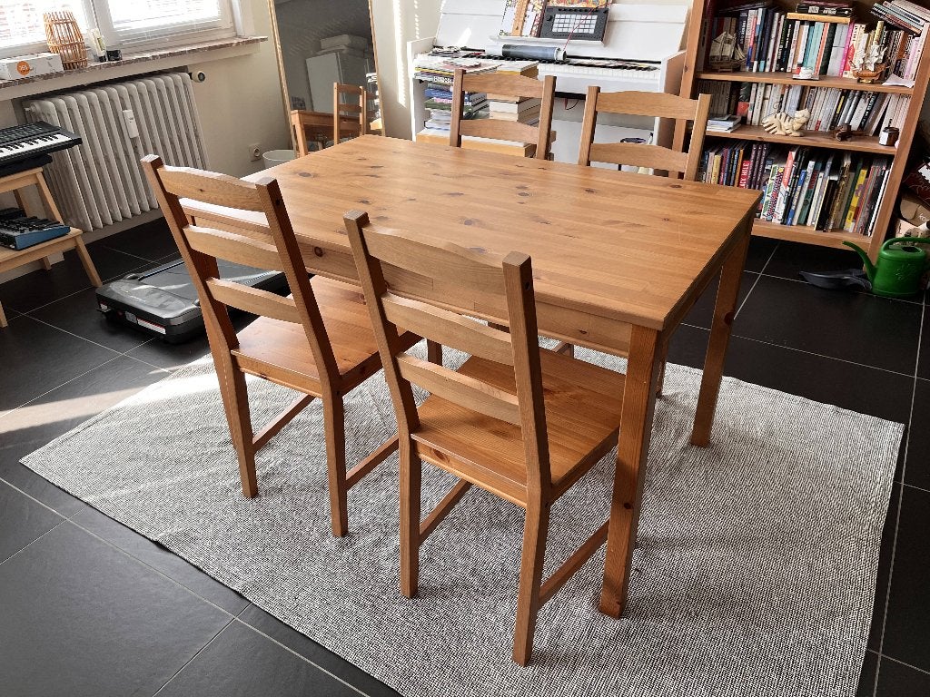 Ensemble table + 4 chaises Jokkmokk Ikea, 100 à 150 cm, Quatre personnes, Bois, Enlèvement