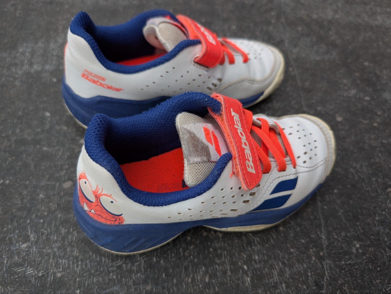 Tennisschoenen / sneakers babolat maat 28, Sport en Fitness, Tennis, Ophalen, Zo goed als nieuw, Schoenen, Babolat