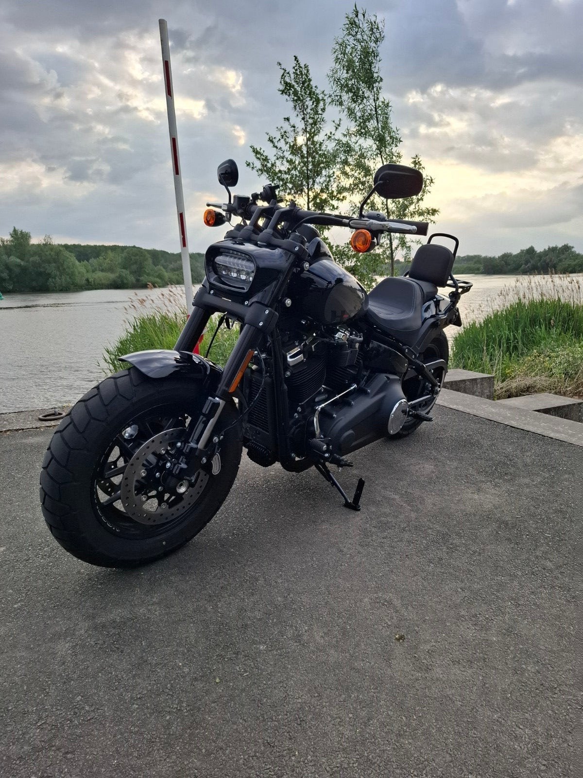 Harley Davidson fat bob van  2024 2jr gar., Motoren, 2 cilinders, Nieuw, Bedrijf, ABS
