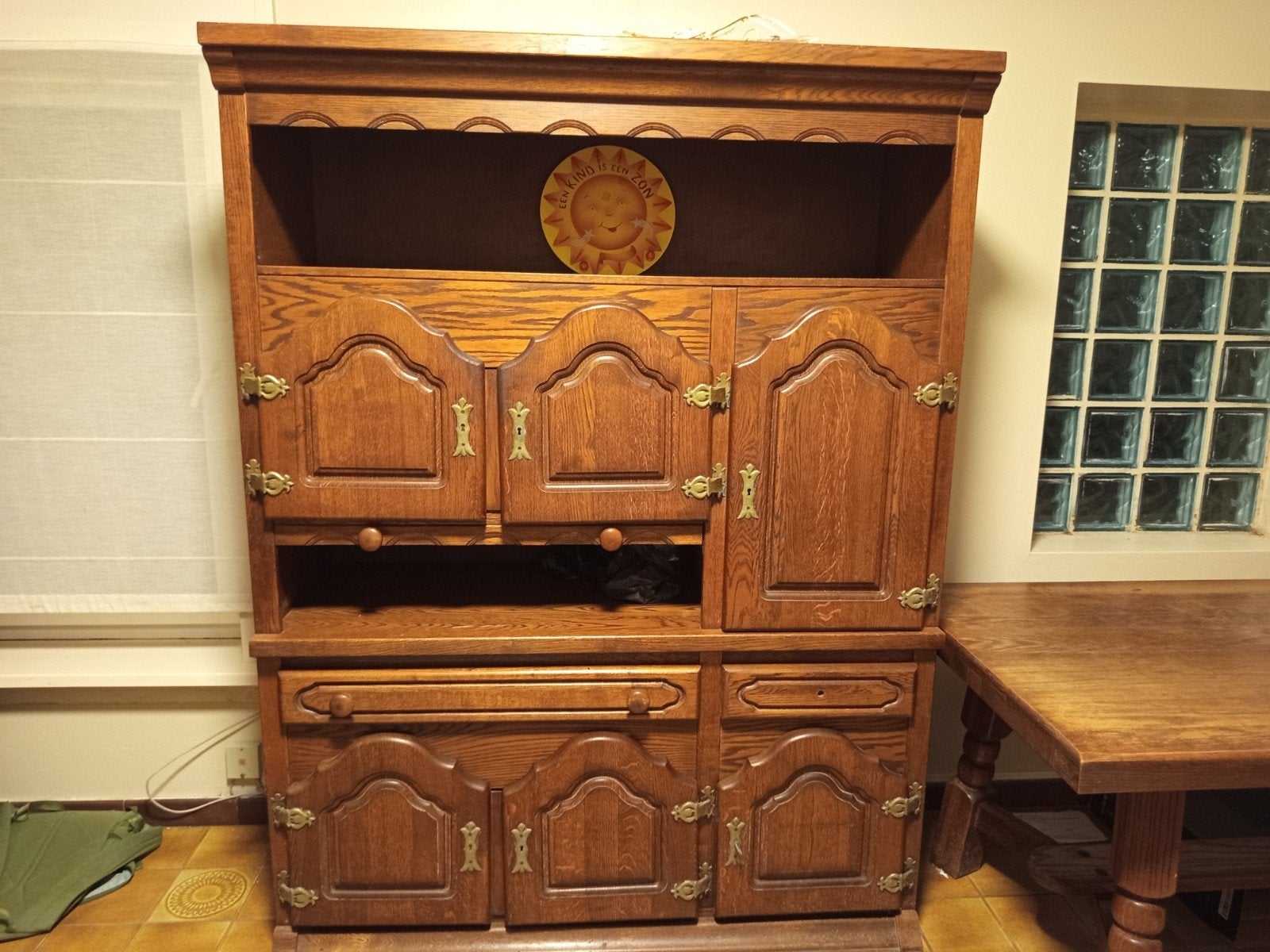 Eiken kast en eiken tafel, Ophalen