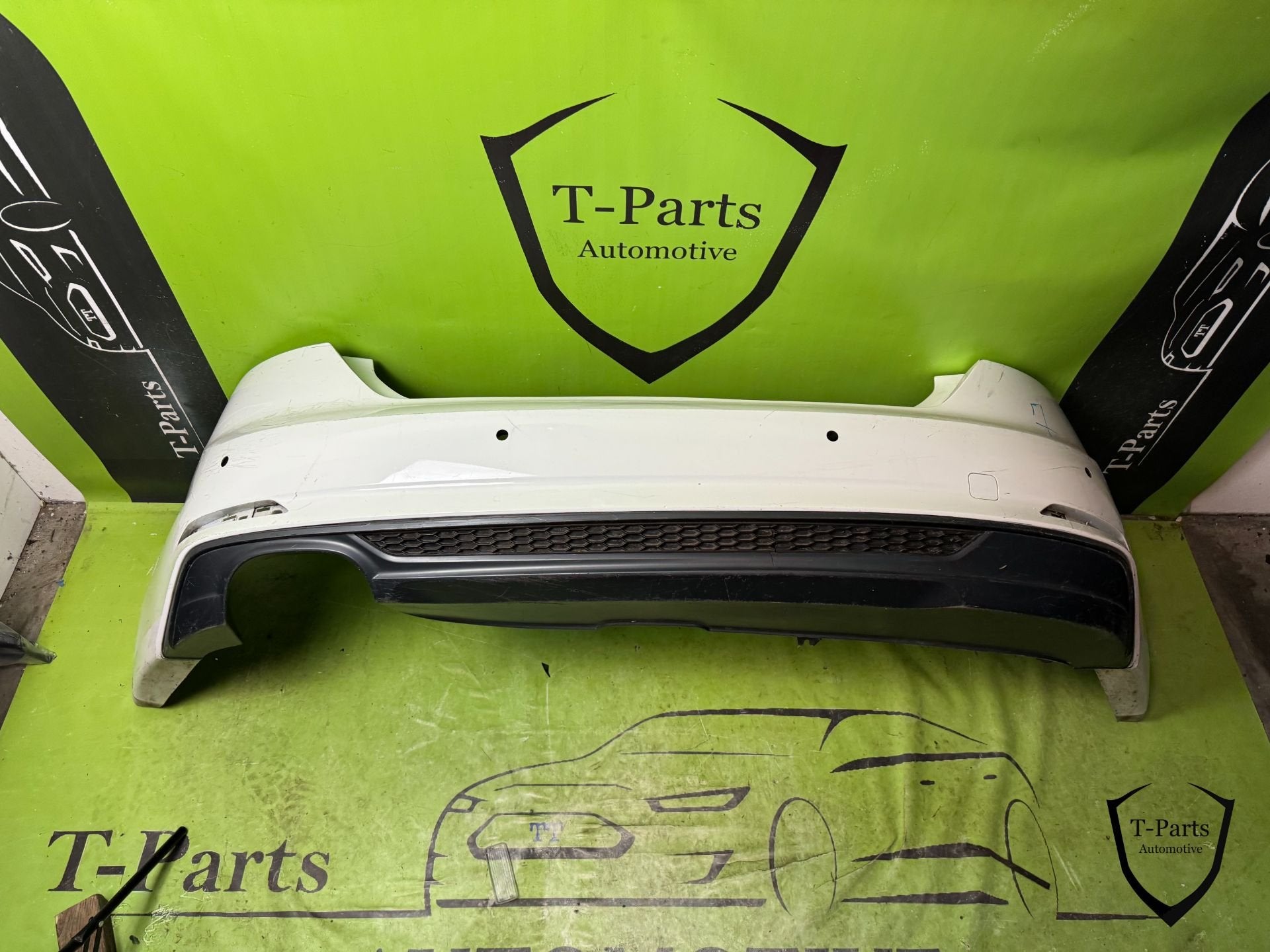 audi a3 achterbumper SEDAN bumper 17+, Gebruikt, AUDI AG, Auto-Union-Strasse 1
85045  Ingolstadt, DE, Audi